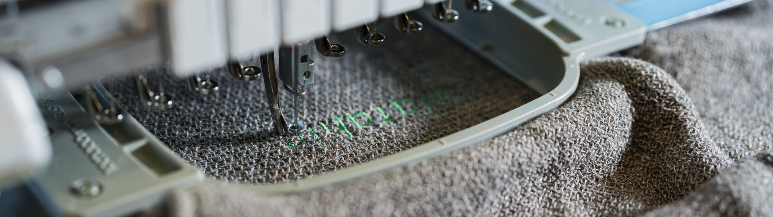ギフト商品の販売やラッピング・刺繍サービスに対応