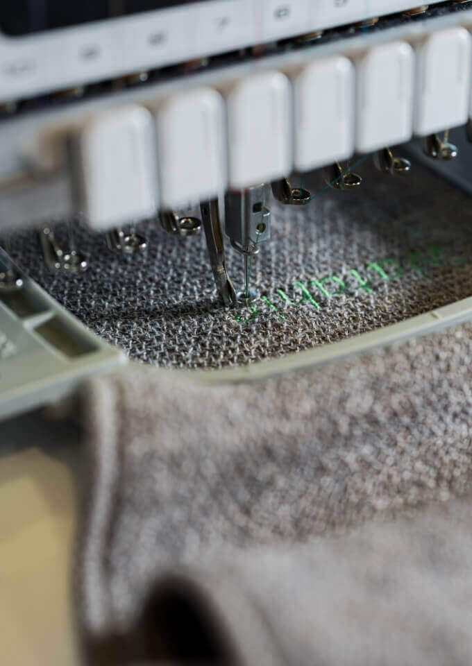 ギフト商品の販売やラッピング・刺繍サービスに対応
