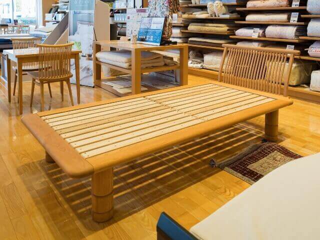 ベッドフレーム