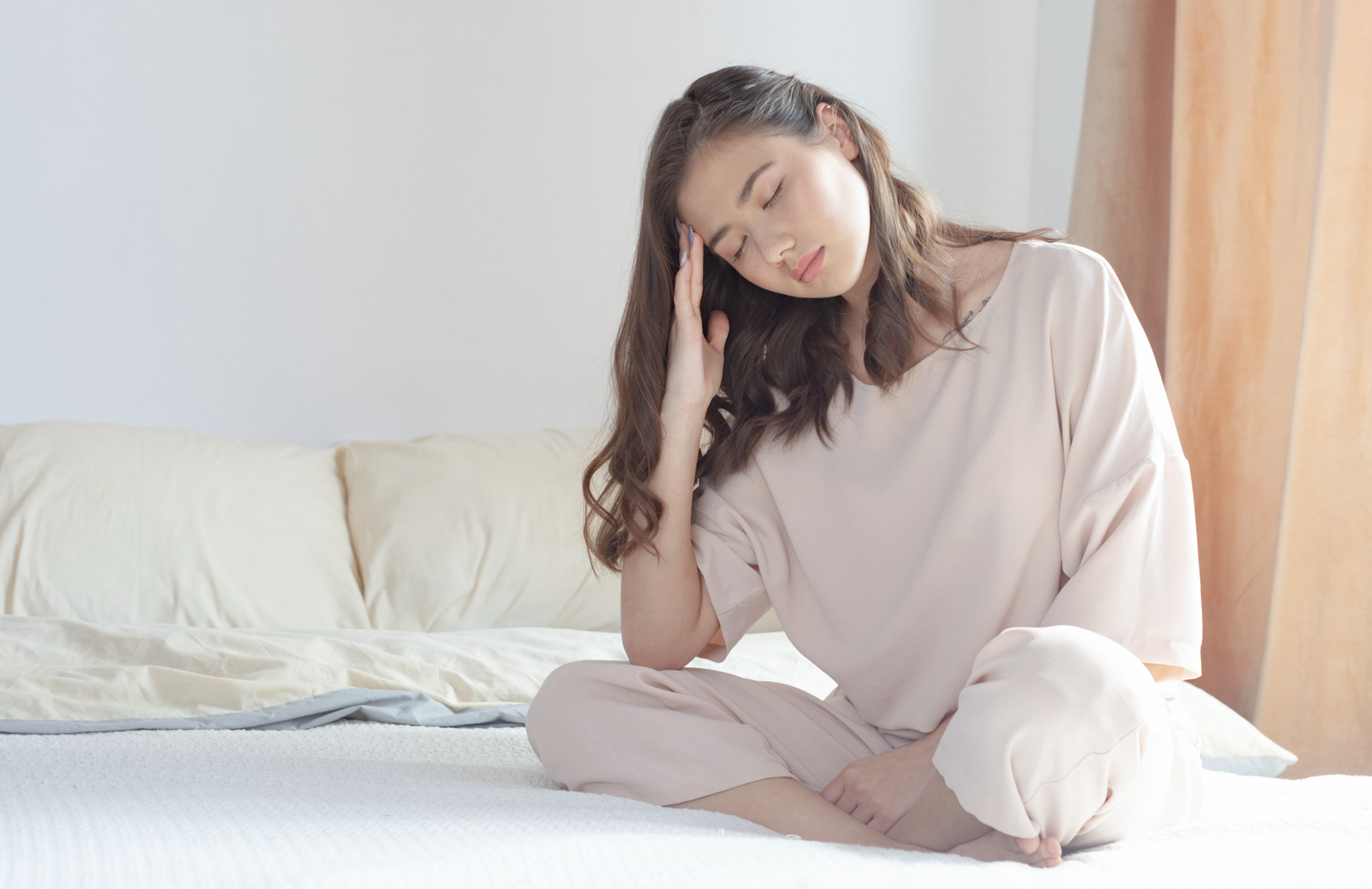 春に体がだるい・眠い原因は？睡眠不足と自律神経の関係｜寝具で改善する方法をプロが解説