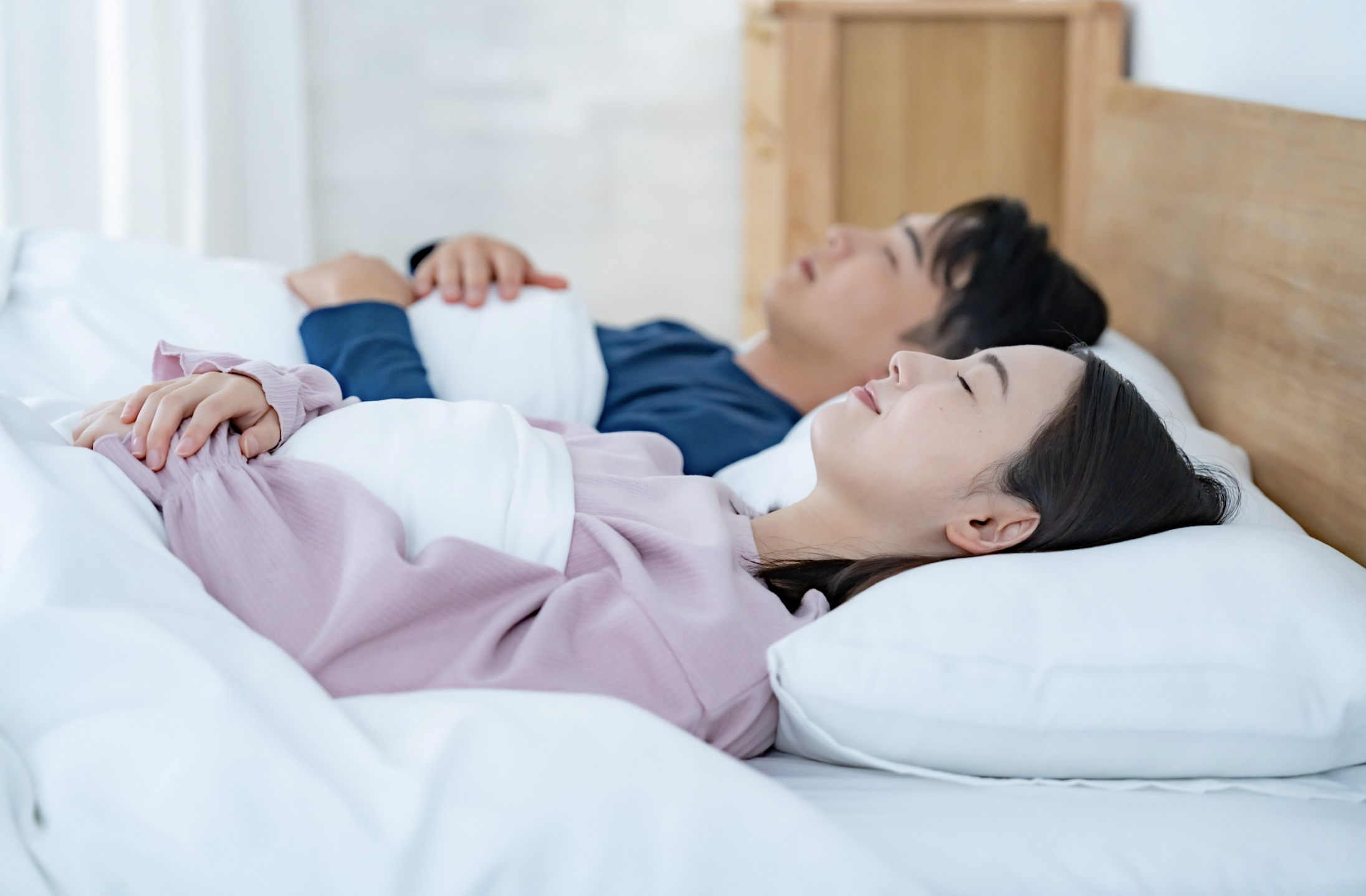 寝返りは何回が理想？｜多すぎても少なすぎても良くない理由を寝具専門店が解説